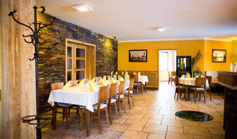 Penzion - Restaurace Na Myte Sezimovo Usti Dış mekan fotoğraf